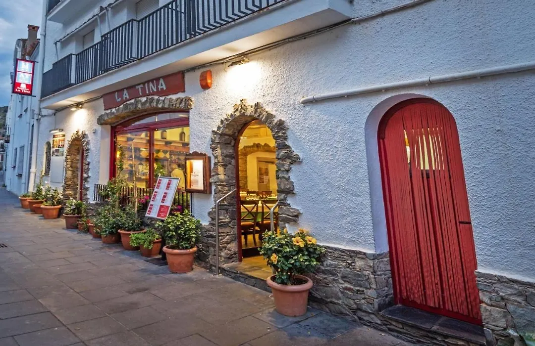 Hostal La Tina-1